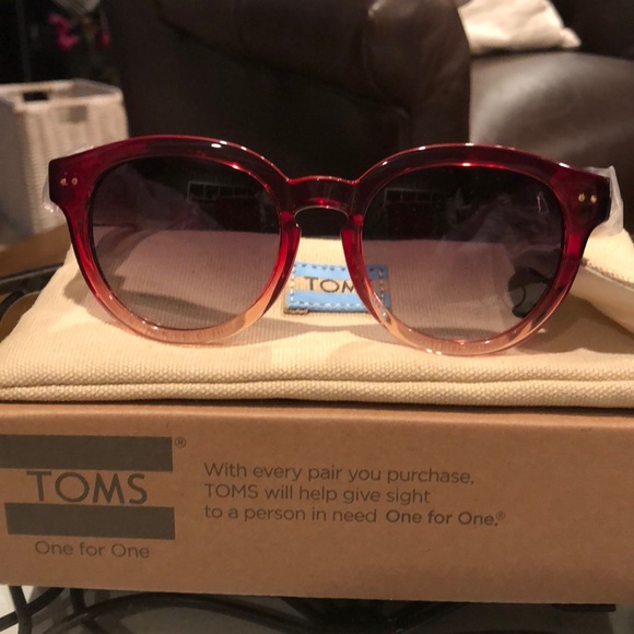 Toms Accessories - 🎉HOST PICK🎉NWT BELLEVUE TOMS SUNGLASSES 😎